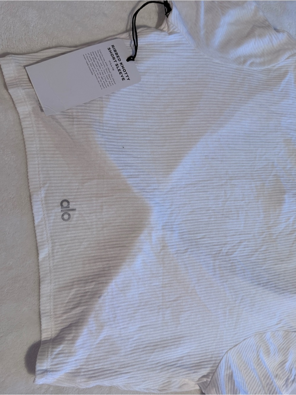 NWT ALO Yoga Ribbed Knotty Short Sleeve Crop Top White - Picture 5 of 8